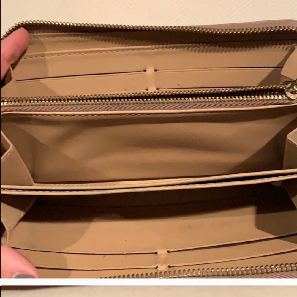 Lv Gold Wallet - image 4